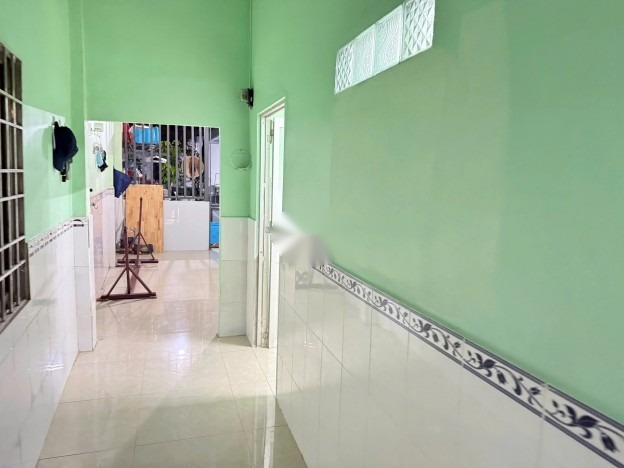 BÁN NHÀ MẶT TIỀN QUỐC LỘ 1A  GIÁ CHỈ 2,5 TỶ (CỰC HIẾM)